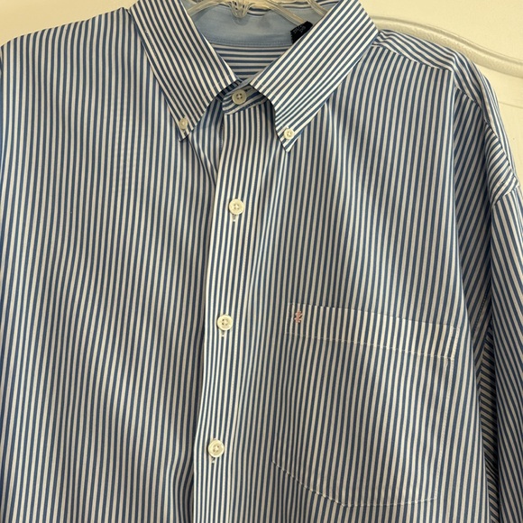 Men’s L/S Izod Button Down shirt. Punk logo. Size 2XL. Like new. Smoke free home - Picture 2 of 9
